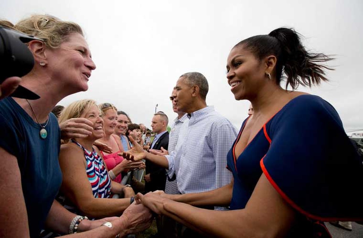 Dai gia dinh Tong thong Obama len duong du lich-Hinh-7